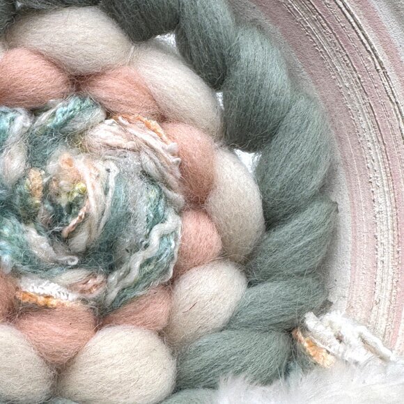 Dream Catcher Handmade Wall Decor Native American Design Macrame & Feathers Past - Picture 10 of 11